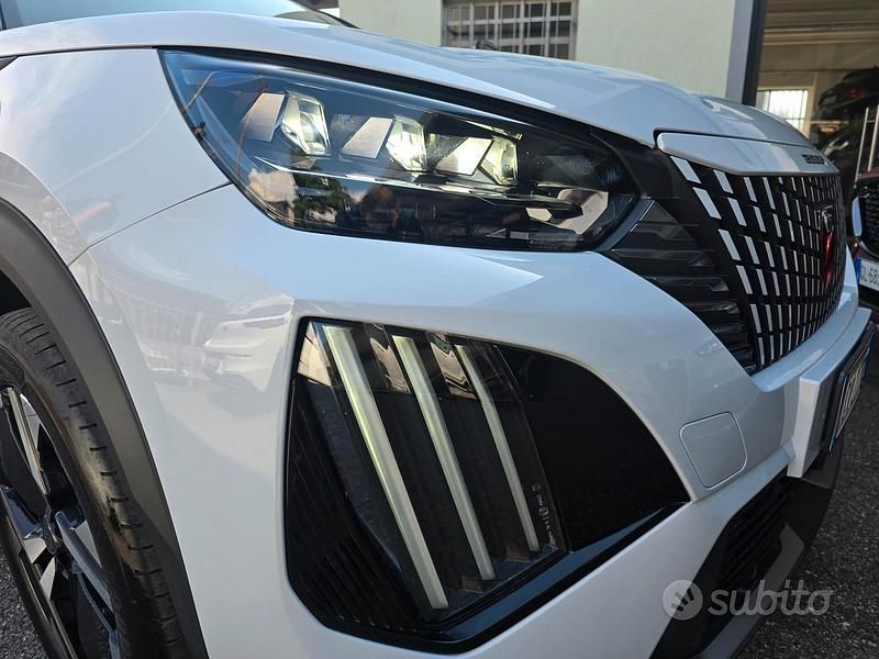 Usata Peugeot 2008 GT 131 CV (96 kW) 2024 Bianco okenite SUV
