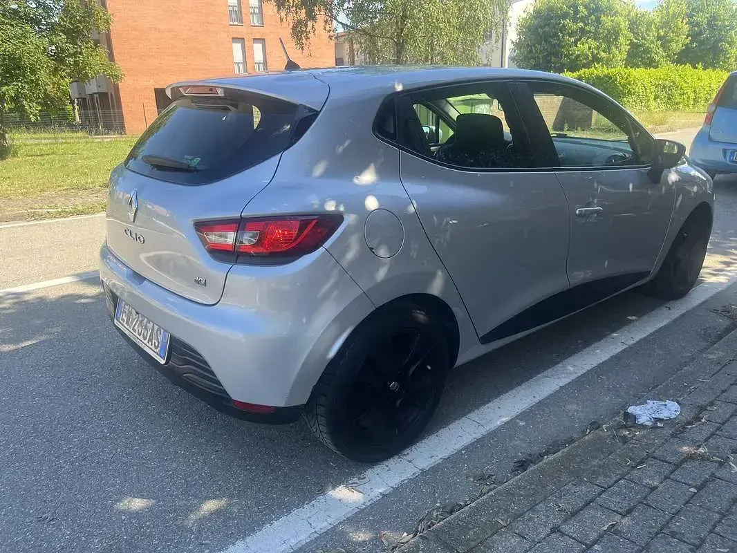 Usata Renault Clio IV 90 CV (66 kW) 2014 Grigio Berlina