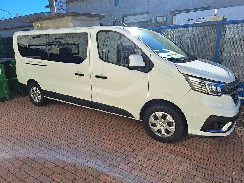 Usata Renault Trafic Intens 150 CV (110 kW) 2024 Bianco Monovolume