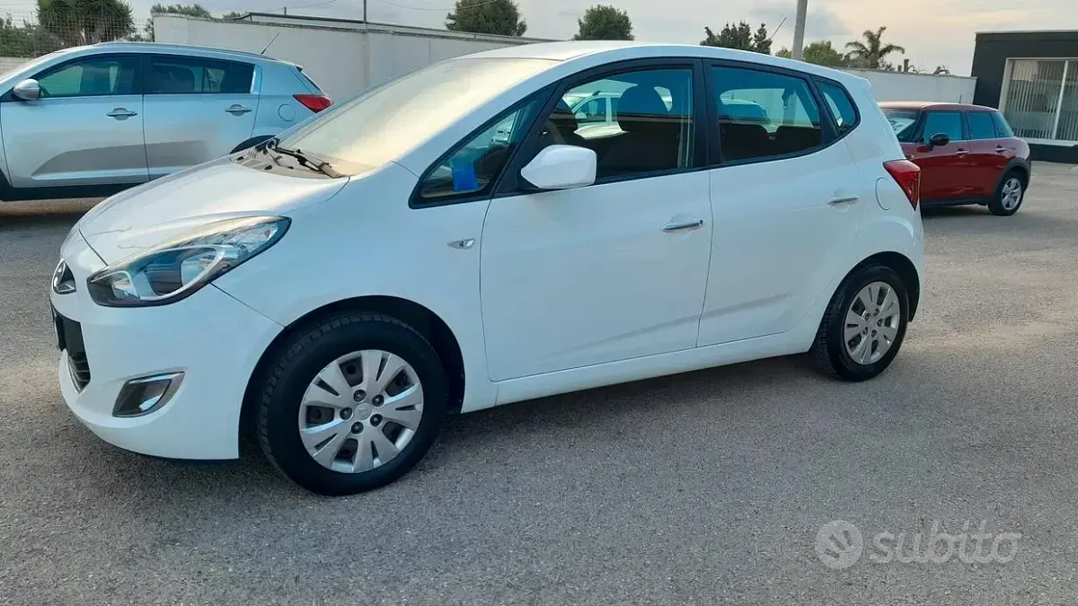 Usata Hyundai ix20 Classic 88 CV (64 kW) 2015 Bianco Utilitaria