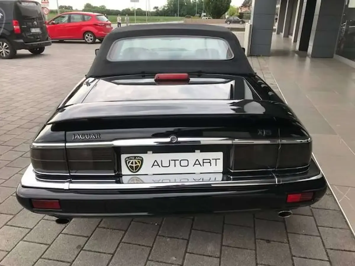 Usata Jaguar XJS 222 CV (163 kW) 1996 Nero Cabrio