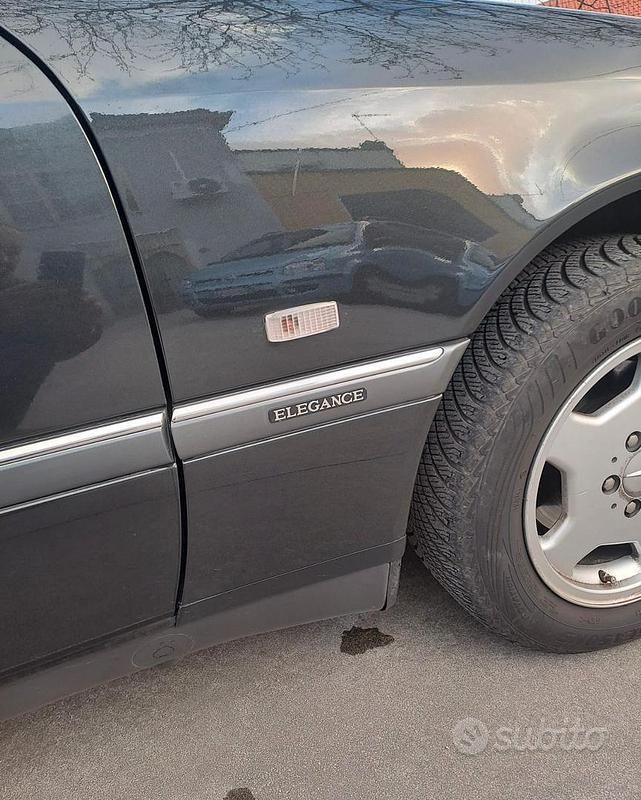 Usata Mercedes 180 Elegance 1995 Nero Berlina