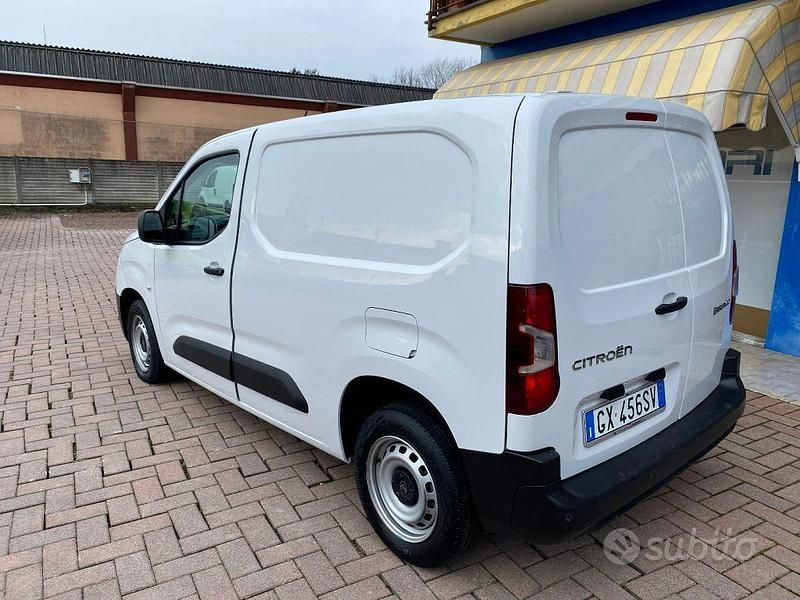 Usata Citroën Berlingo 102 CV (75 kW) 2024 Bianco Monovolume