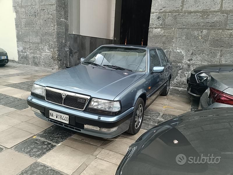 Blu/azzurro Usata 1994 Lancia Thema Tre volumi | 11.200 € - Immagine 1/4