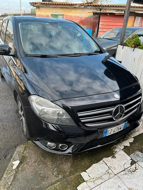 Usata Mercedes B180 109 CV (80 kW) 2015 Utilitaria