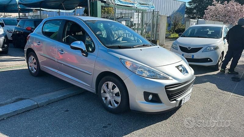 Usata Peugeot 207 70 CV (51 kW) 2013 Grigio Berlina