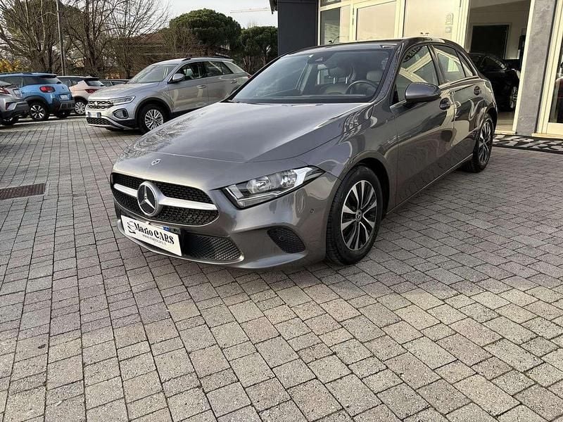 Usata Mercedes A200 Business 150 CV (110 kW) 2021 Grigio Utilitaria