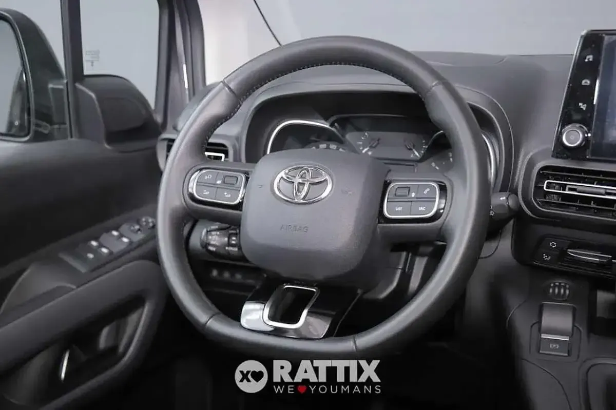 Usata Toyota Proace Lounge 130 CV (95 kW) 2023 Grigio Monovolume