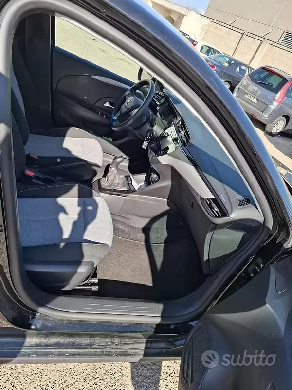 Usata Opel Corsa 75 CV (55 kW) 2024 Nero Utilitaria