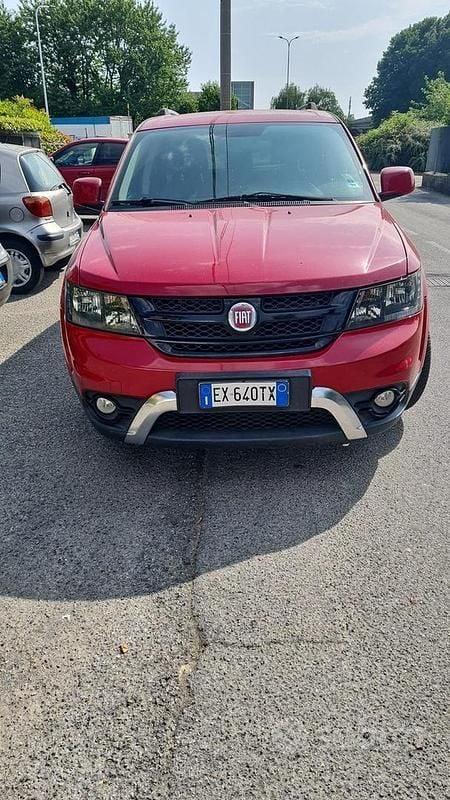 Usata Fiat Freemont 170 CV (125 kW) 2015 Rosso SUV