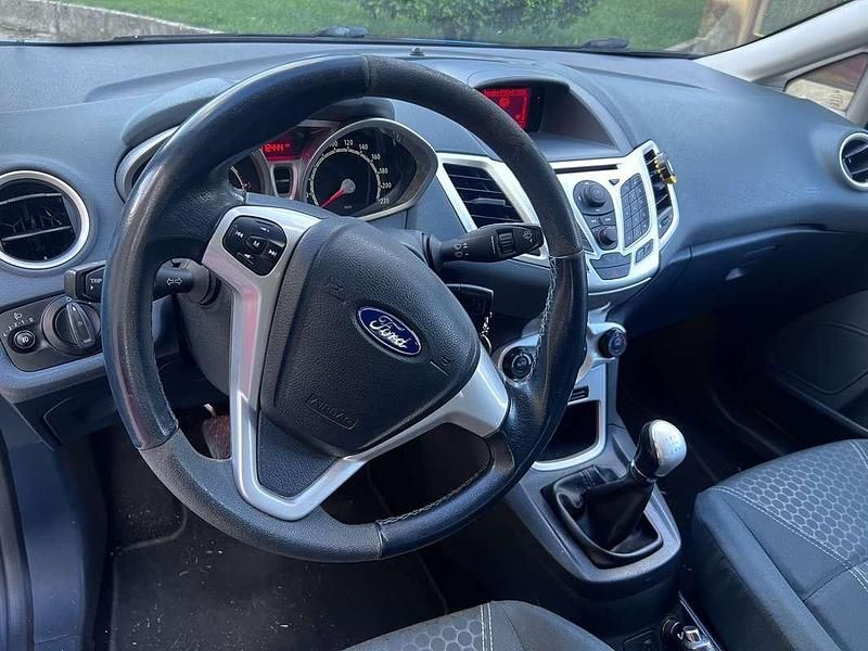 Usata Ford Fiesta Titanium 68 CV (50 kW) 2009 Berlina