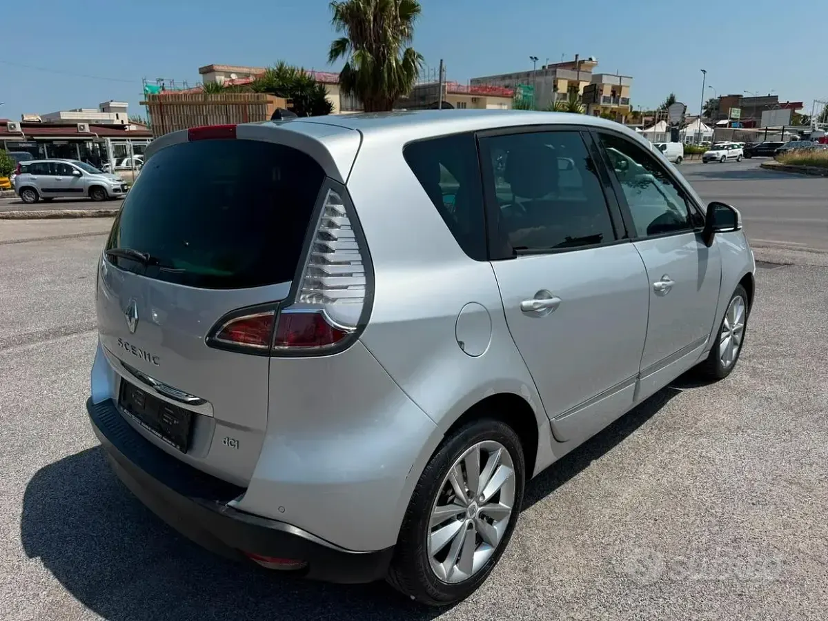 Usata Renault Scénic III LIMITED 110 CV (80 kW) 2012 Grigio Monovolume