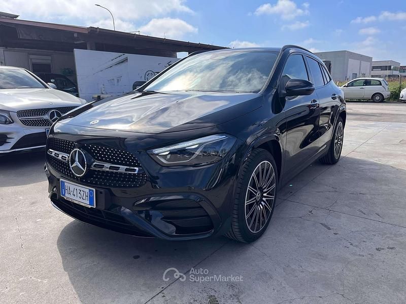 Nuova Mercedes GLA45 AMG AMG line 150 CV (110 kW) 2026 Nero SUV