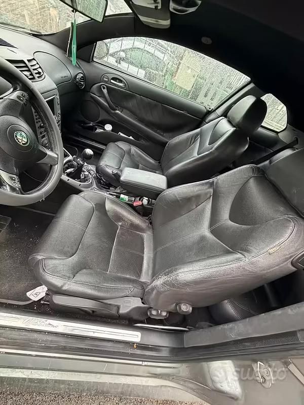 Usata Alfa Romeo GT 150 CV (110 kW) 2005 Grigio Coupé