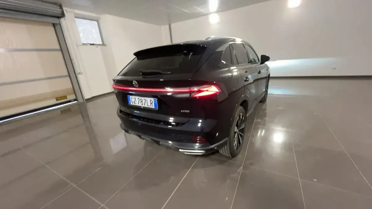 Usata MG HS Luxury 170 CV (125 kW) 2025 Pbc  pebble black SUV