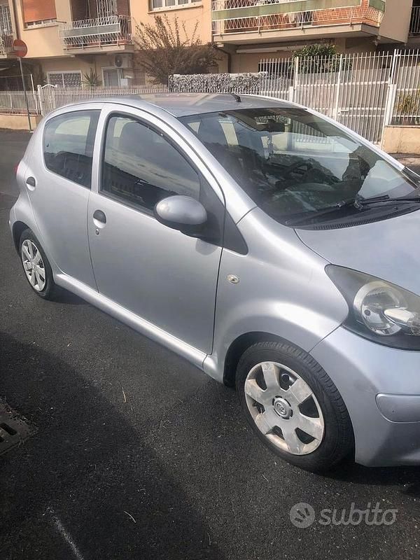 Usata Toyota Aygo 68 CV (50 kW) 2008 Grigio Utilitaria