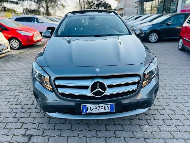 Usata Mercedes GLA200 Premium 136 CV (100 kW) 2017 Grigio SUV