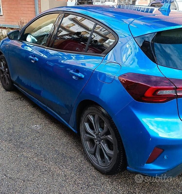 Usata Ford Focus ST-Line 120 CV (88 kW) 2023 Blu Berlina