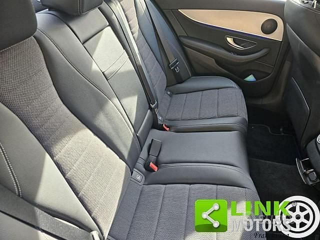 Usata Mercedes E220 Business 200 CV (147 kW) 2023 Blu Berlina