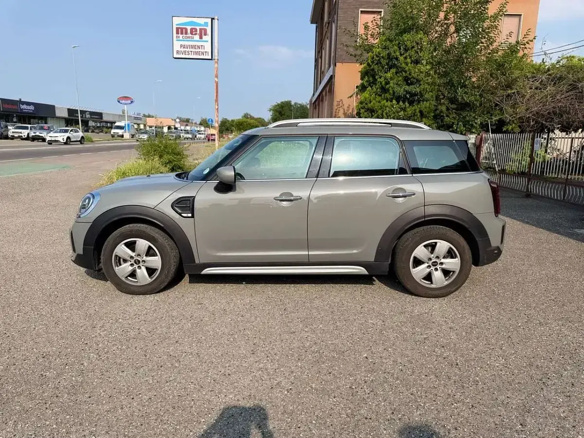 Usata Mini One Countryman Essential 102 CV (75 kW) 2021 Grigio SUV