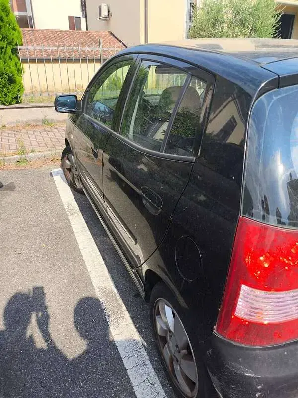 Usata Kia Picanto LX 60 CV (44 kW) 2006 Nero Utilitaria