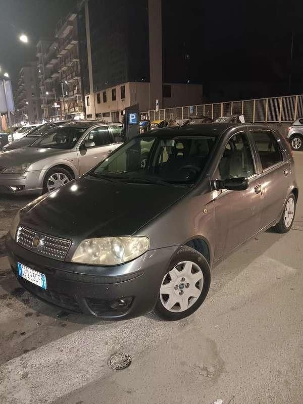 Usata Fiat Punto Active 69 CV (50 kW) 2005 Utilitaria