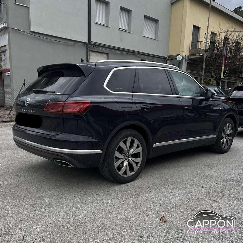 Usata VW Touareg 231 CV (169 kW) 2020 Blu SUV