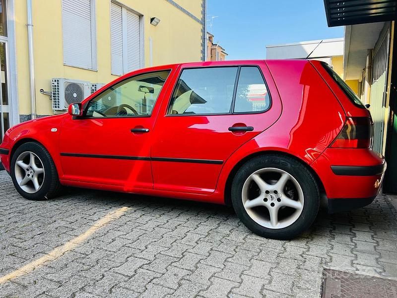 Usata VW Golf 75 CV (55 kW) 2002 Rosso Berlina
