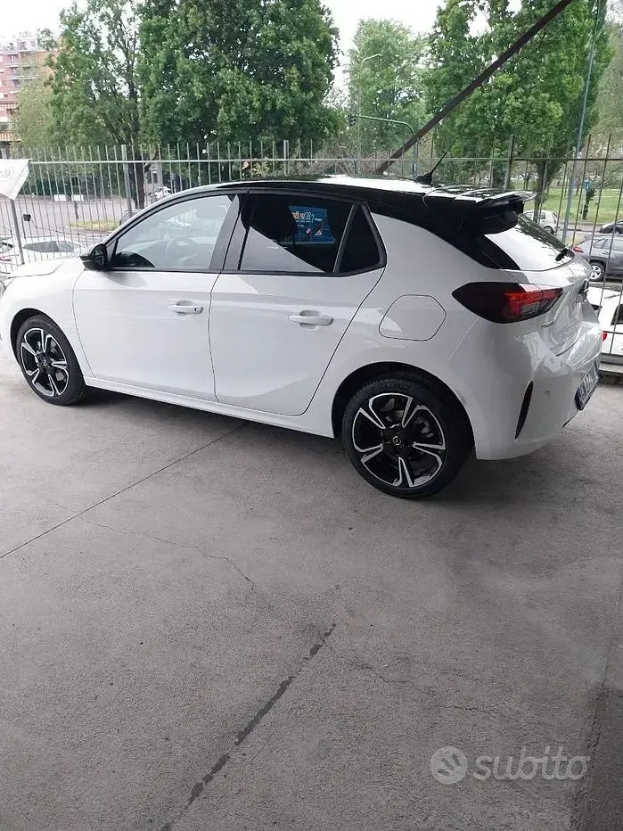 Usata Opel Corsa 131 CV (96 kW) 2023 Bianco Utilitaria
