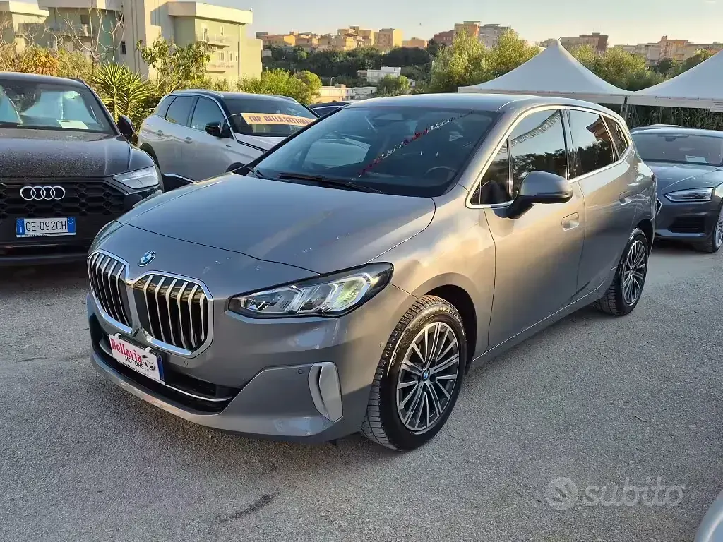 Usata BMW 218 Active Tourer Luxury Line 150 CV (110 kW) 2023 Grigio Monovolume