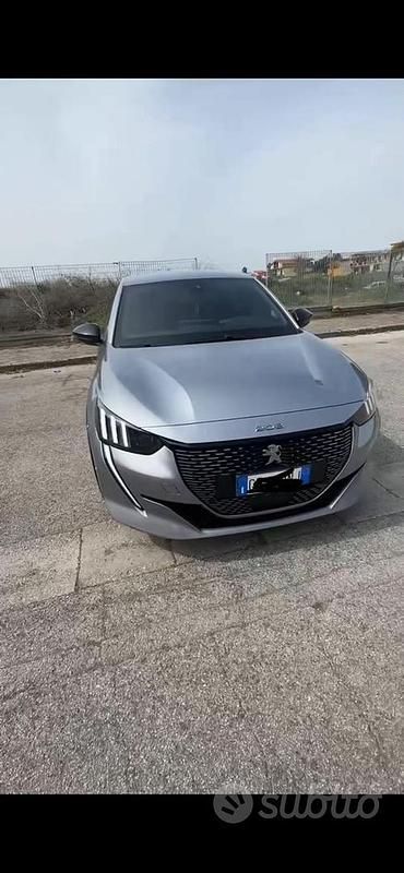 Usata Peugeot 208 GT 131 CV (96 kW) 2022 Utilitaria