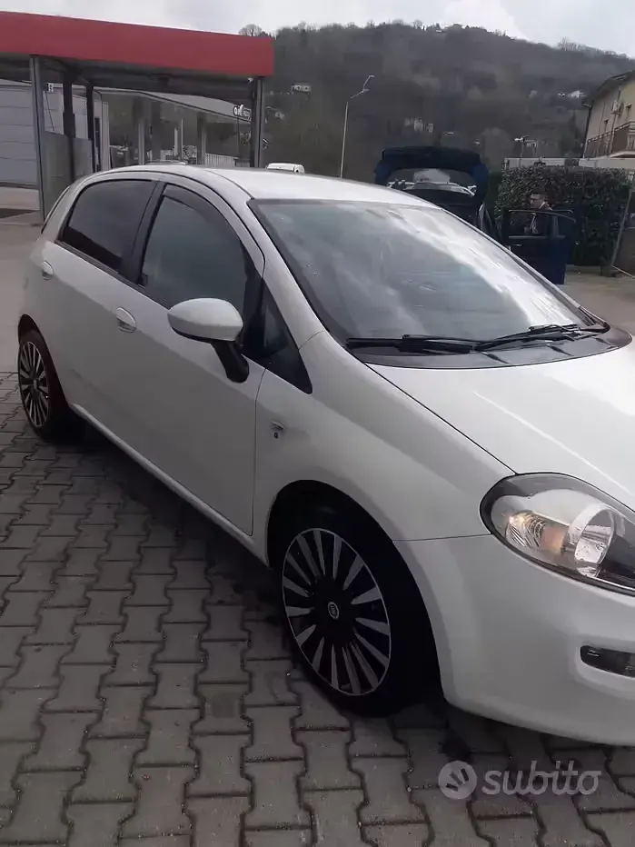 Usata Fiat Grande Punto 77 CV (56 kW) 2014 Utilitaria