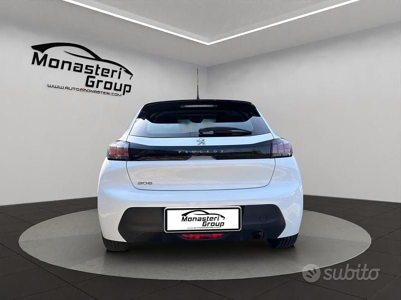 Usata Peugeot 208 Active 102 CV (75 kW) 2023 Bianco Utilitaria