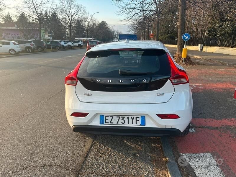 Usata Volvo V40 Business Edition 115 CV (84 kW) 2015 Bianco Station wagon