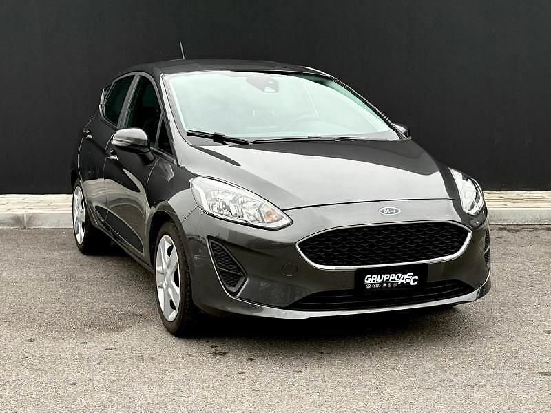 Usata Ford Fiesta Titanium 86 CV (63 kW) 2017 Grigio Berlina