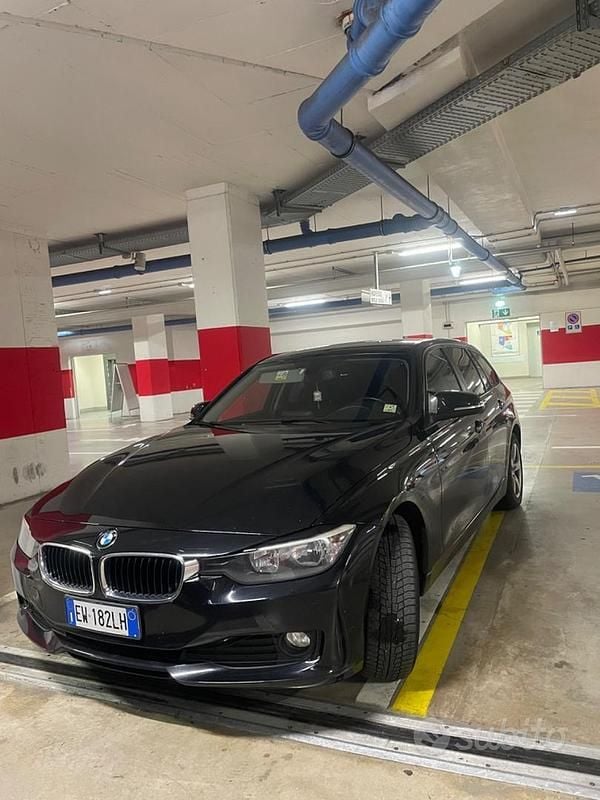 Usata BMW 318 Efficient Dynamics 143 CV (105 kW) 2014 Nero Berlina