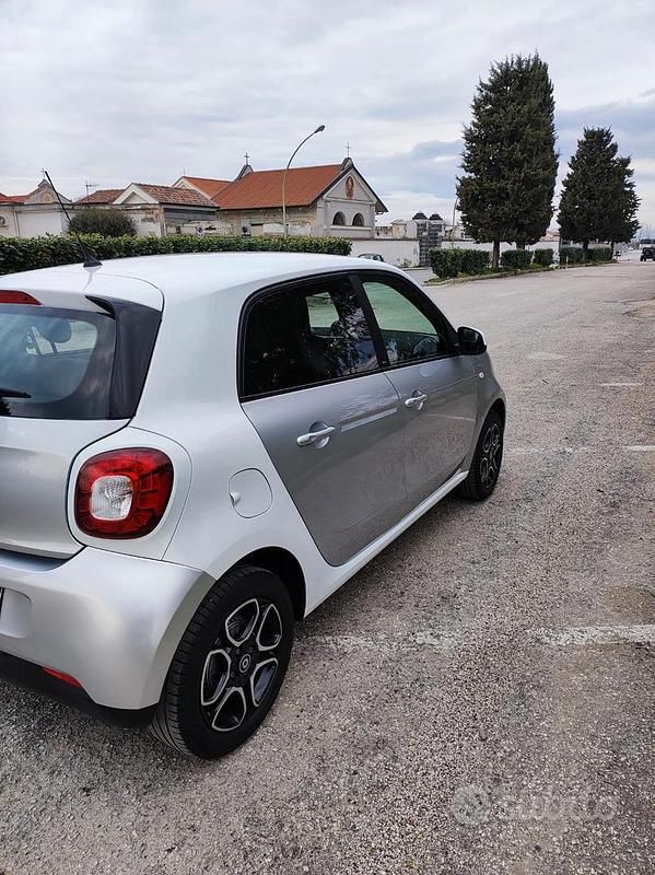 Usata Smart ForFour Prime 71 CV (52 kW) 2019 Grigio Utilitaria