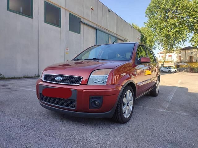 Usata Ford Fusion Titanium 90 CV (66 kW) 2008 Rosso Utilitaria