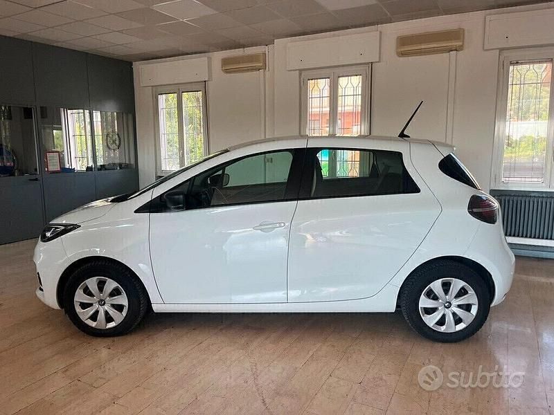 Usata Renault Zoe Life 80 kW (109 CV) 2021 Bianco Utilitaria