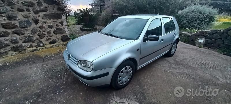 Usata VW Golf IV 90 CV (66 kW) 2003 Grigio Berlina