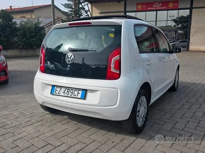 Begagnad VW up! Move 68 HK (50 kW) 2015 Vit Halvkombi