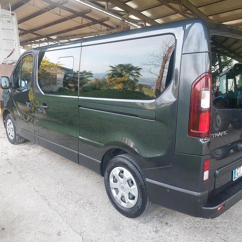 Usata Renault Trafic 150 CV (110 kW) 2021 Nero Monovolume