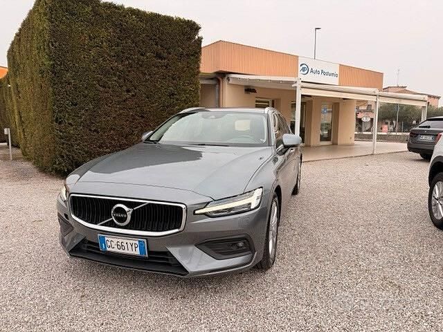 Usata Volvo V60 Business Edition 150 CV (110 kW) 2020 Grigio Station wagon