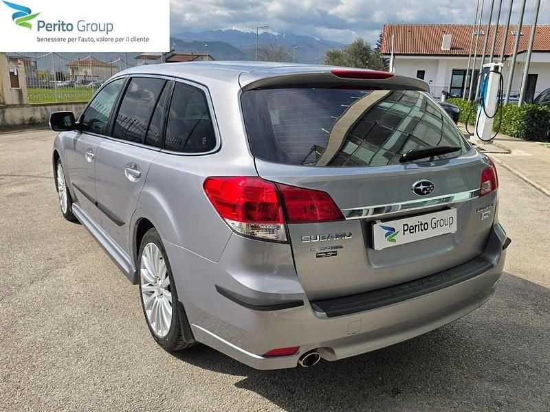 Usata Subaru Legacy 150 CV (110 kW) 2011 Argento / metallizzato Station wagon