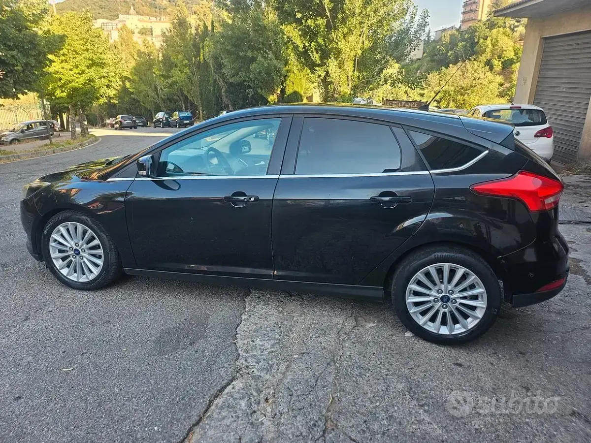 Usata Ford Focus Titanium 120 CV (88 kW) 2015 Nero Berlina