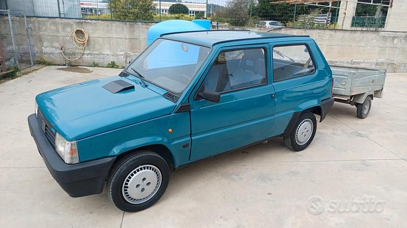 Usata Fiat 750 34 CV (25 kW) 1992 Blu Berlina