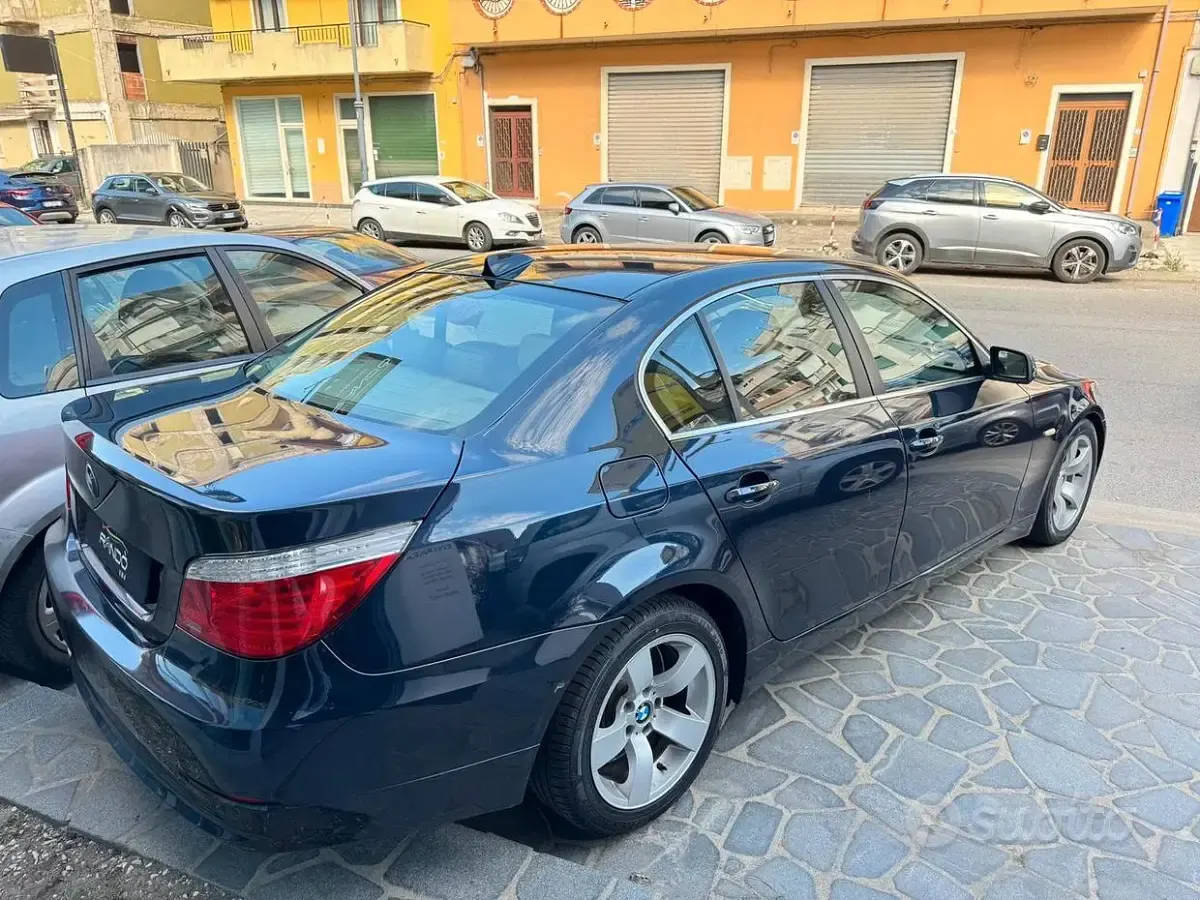 Usata BMW 520 177 CV (130 kW) 2007 Nero Berlina