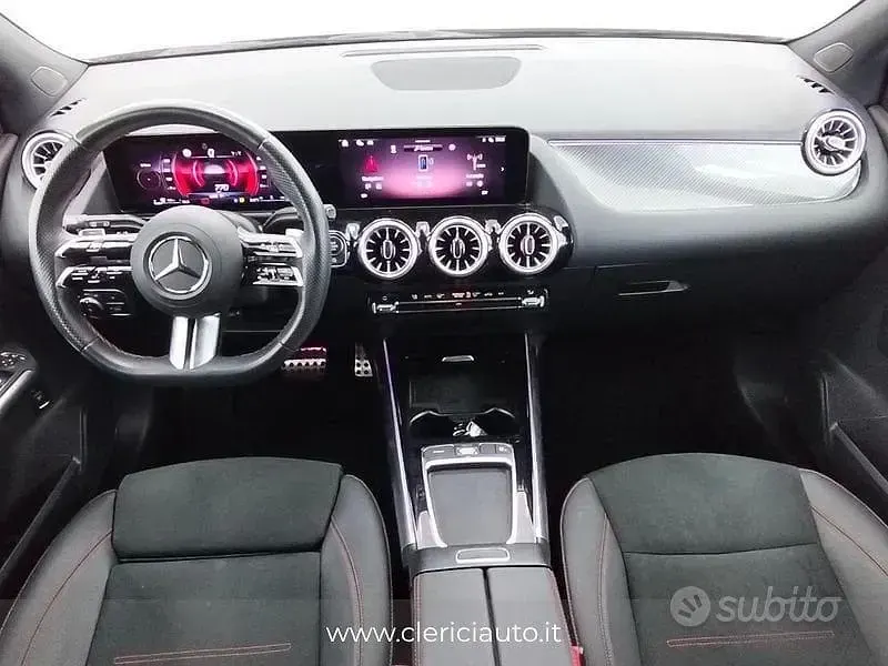 Usata Mercedes B180 AMG Line Premium 116 CV (85 kW) 2025 Nero Utilitaria