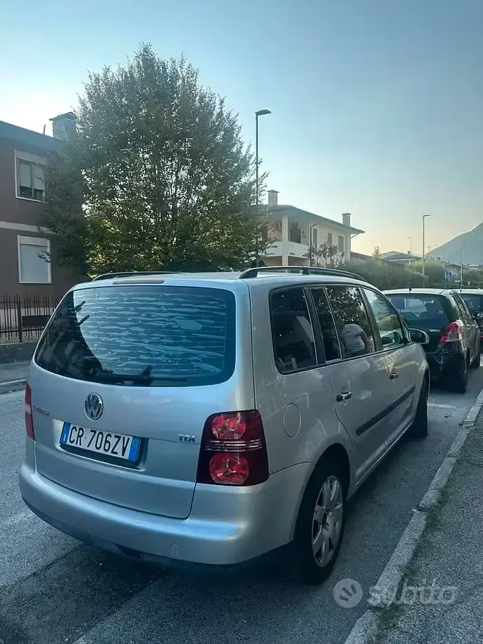 Usata VW Touran 105 CV (77 kW) 2004 Grigio Monovolume