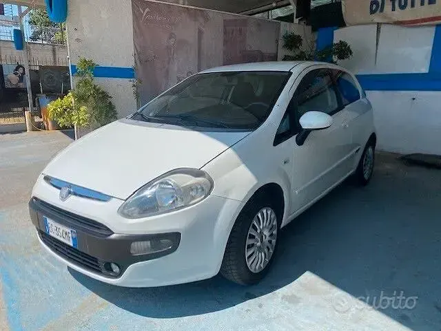Usata Fiat Grande Punto 77 CV (56 kW) 2010 Utilitaria